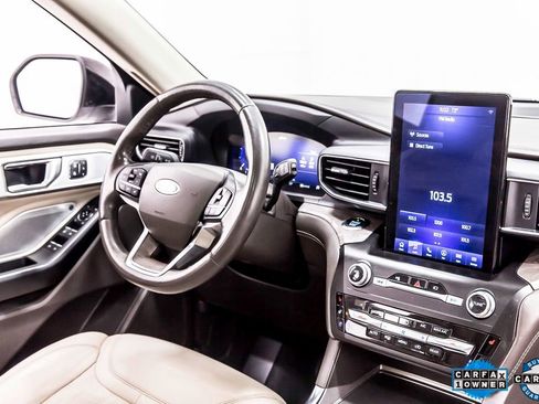 Used 2020 Ford Explorer Platinum w/ Premium Technology Package image 20