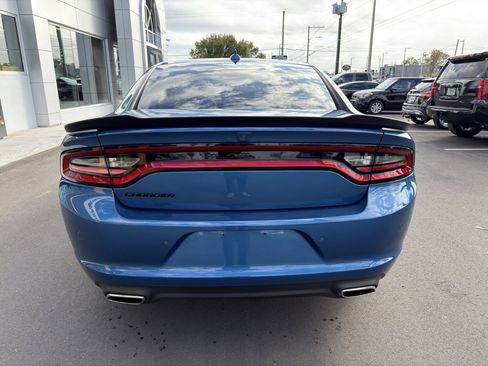 Used 2023 Dodge Charger SXT w/ Blacktop Package image 5