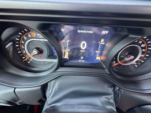 New 2025 Jeep Gladiator Sport image 14