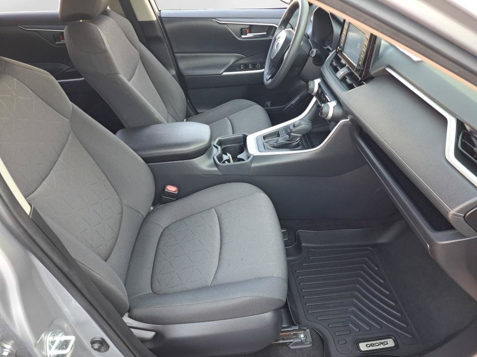 Used 2019 Toyota RAV4 XLE FWD image 17