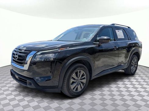 Used 2025 Nissan Pathfinder SV AWD/4WD image 8