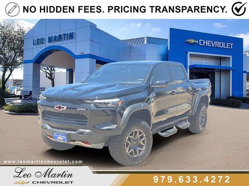 Used 2025 Chevrolet Colorado ZR2 w/ Technology Package AWD/4WD image 1