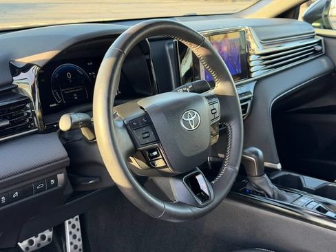 Used 2025 Toyota Camry SE AWD/4WD image 10