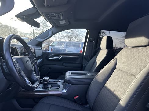 Used 2022 Chevrolet Silverado 1500 LT Trail Boss w/ Convenience Package II image 12