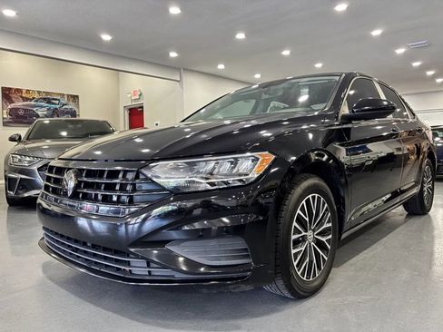 Used 2019 Volkswagen Jetta R-Line FWD image 3