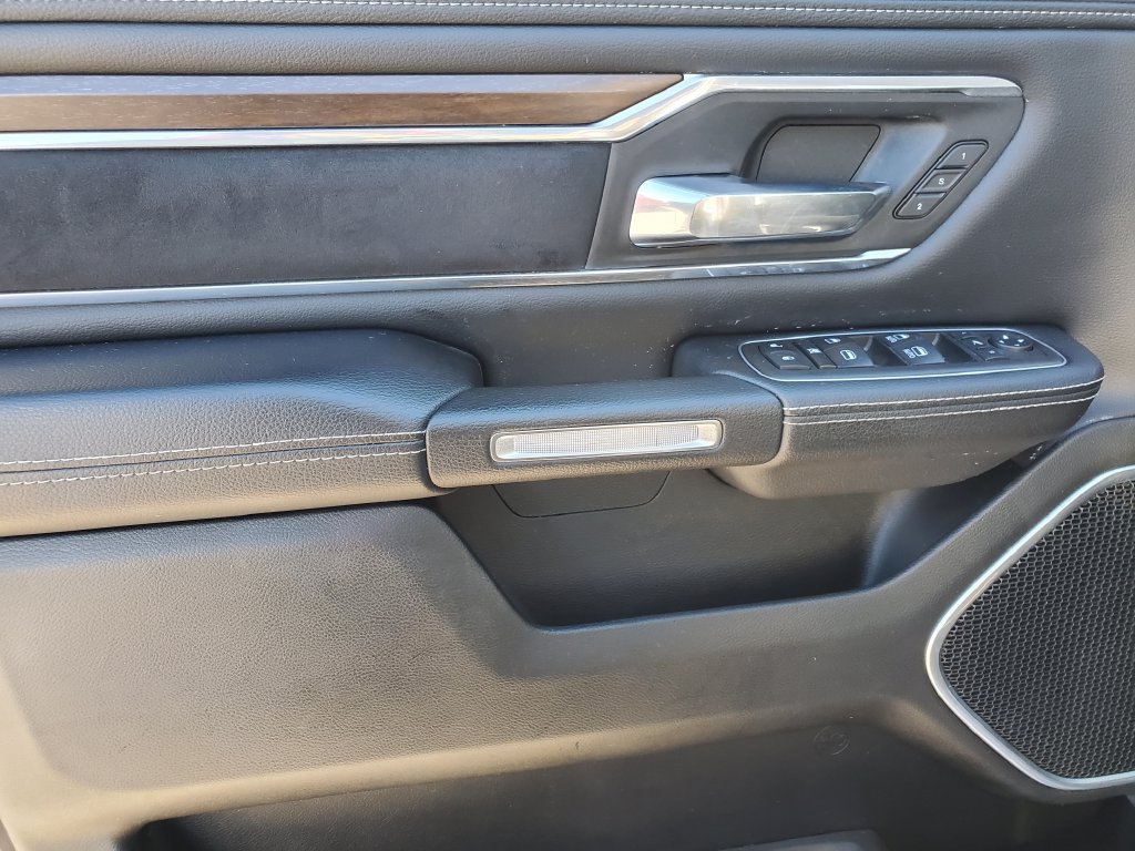 Used 2021 RAM 1500 Laramie AWD/4WD image 15