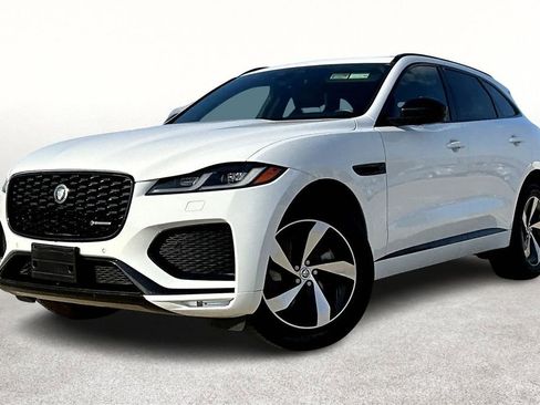 Used 2025 Jaguar F-PACE R-Dynamic S image 14
