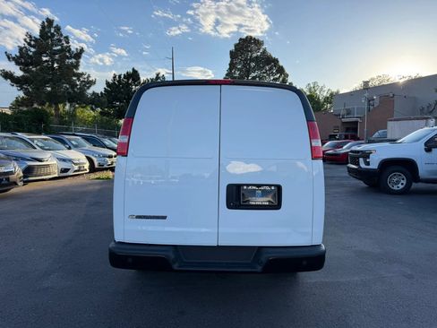 Used 2021 Chevrolet Express 2500 RWD image 5