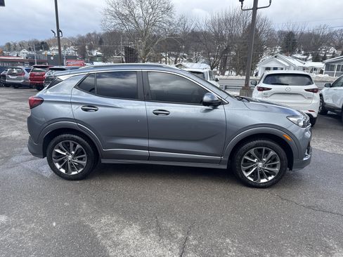 Used 2021 Buick Encore GX Select w/ Advanced Technology Package image 2