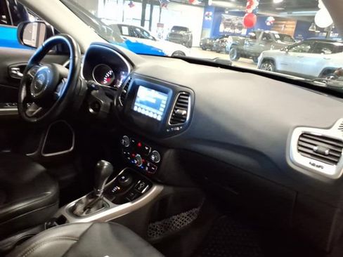 Used 2019 Jeep Compass Latitude w/ Popular Equipment Group AWD/4WD image 22