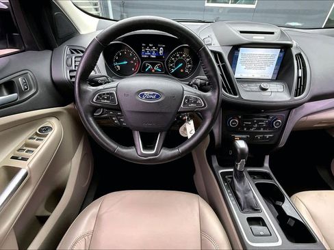 Used 2017 Ford Escape SE w/ SE Leather Comfort Package image 5