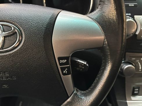 Used 2012 Toyota Highlander SE w/ Tow Pkg AWD/4WD image 17