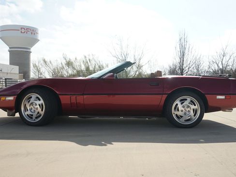 Used 1990 Chevrolet Corvette Convertible image 6