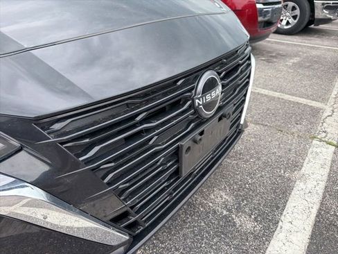 Used 2024 Nissan Altima 2.5 SV FWD image 9