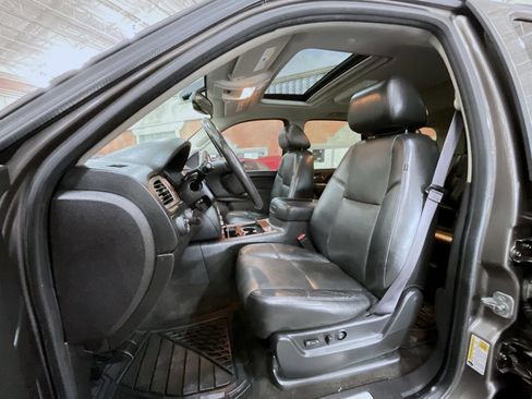 Used 2014 Chevrolet Tahoe LTZ AWD/4WD image 10