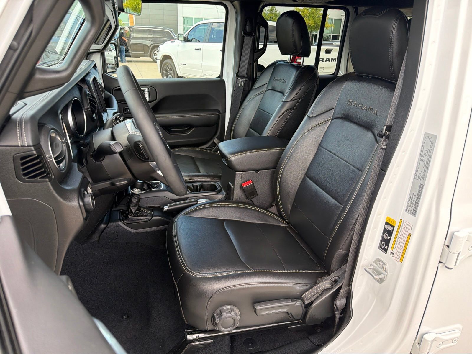 Used 2023 Jeep Wrangler Unlimited Sahara w/ Safety Group AWD/4WD image 14