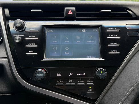 Used 2019 Toyota Camry SE FWD image 29