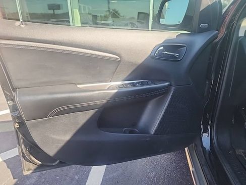 Used 2015 Dodge Journey Crossroad w/ Flexible Seating Group FWD image 18