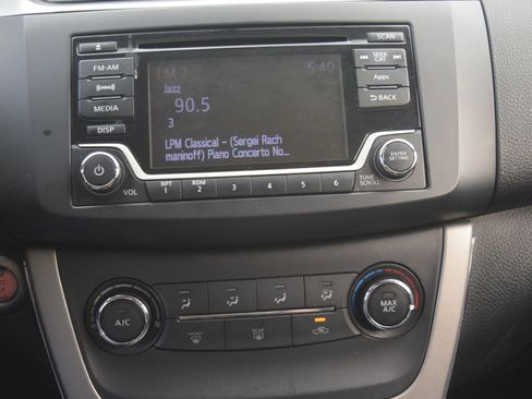 Used 2015 Nissan Sentra SV image 13