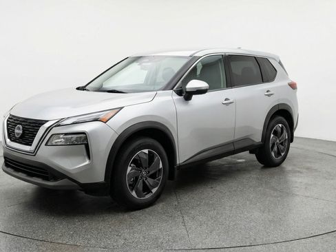 Used 2025 Nissan Rogue SV AWD/4WD image 3