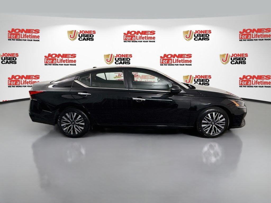 Certified 2024 Nissan Altima 2.5 SV FWD image 16