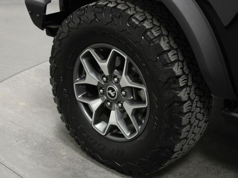 Used 2024 Ford Bronco Badlands image 10