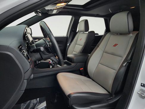 Used 2024 Dodge Durango GT RWD image 17