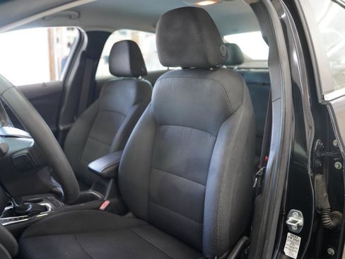 Used 2017 Chevrolet Cruze LT image 27