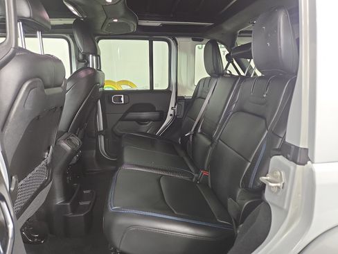 Used 2024 Jeep Wrangler High Altitude image 13