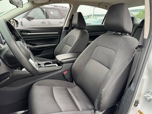 Used 2023 Nissan Altima 2.5 SV image 14