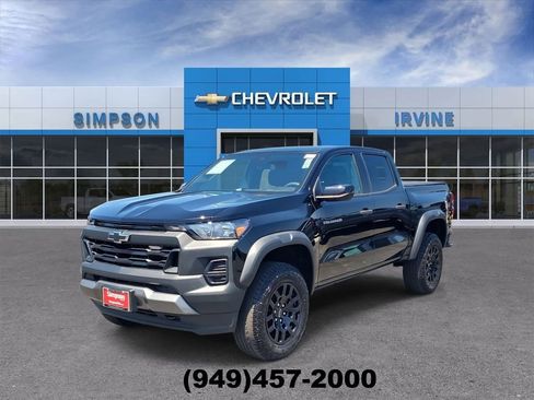 Used 2024 Chevrolet Colorado Trail Boss w/ Advanced Trailering Package AWD/4WD image 4