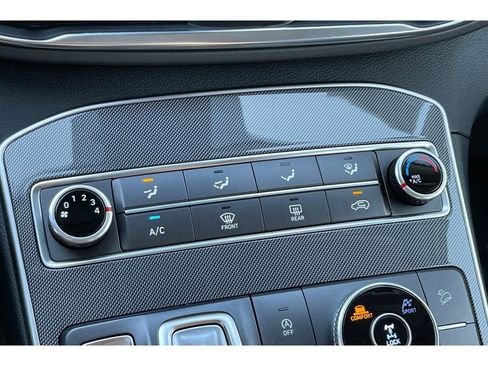 Used 2022 Hyundai Santa Fe SE image 28