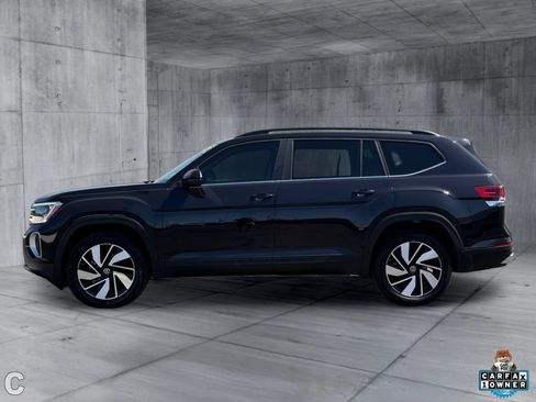 Used 2025 Volkswagen Atlas SE AWD/4WD image 3