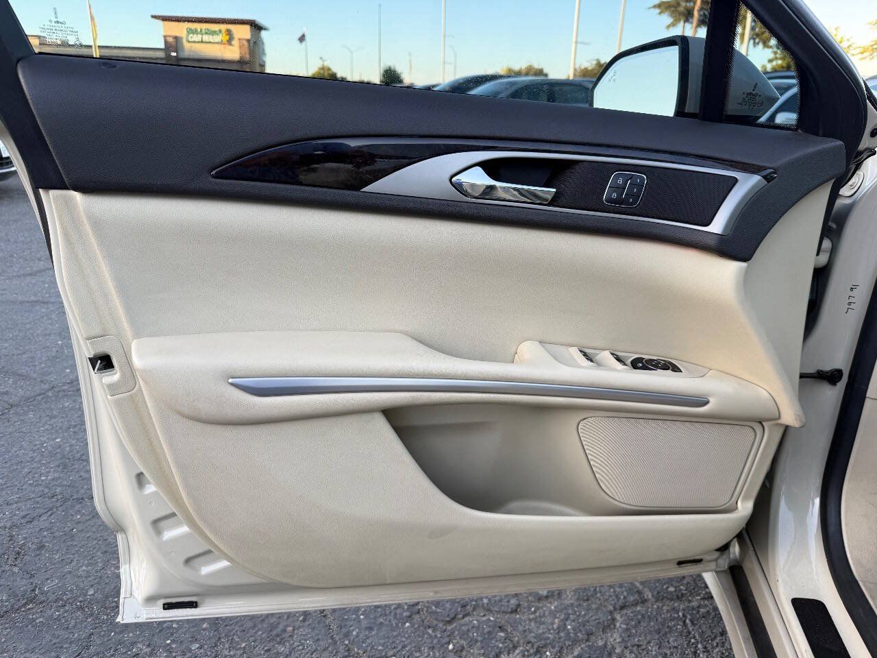 Used 2014 Lincoln MKZ w/ Equipment Group 102A Reserve FWD image 9