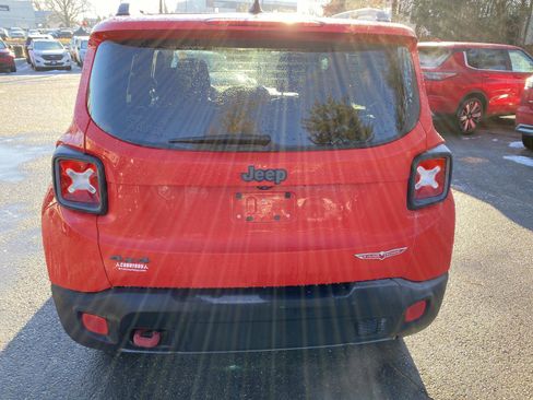 Used 2015 Jeep Renegade Trailhawk image 4