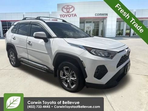 Used 2020 Toyota RAV4 XLE w/ Carpet Mat Package AWD/4WD image 1