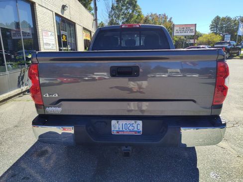 Used 2017 Toyota Tundra SR5 image 7
