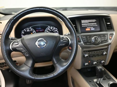 Used 2020 Nissan Pathfinder SL w/ Cargo Package AWD/4WD image 24