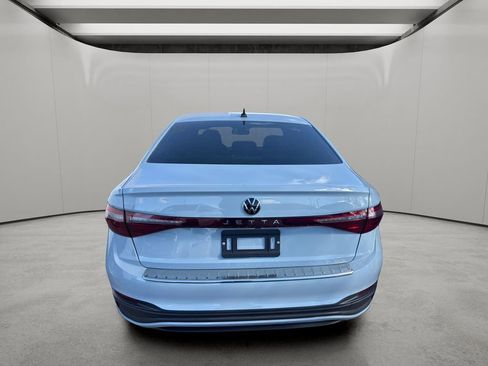 Used 2025 Volkswagen Jetta Sport image 13