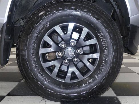 Used 2021 Toyota Tacoma SR5 AWD/4WD image 28