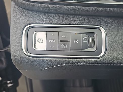 Used 2025 Buick Enclave Avenir w/ Super Cruise Package image 19