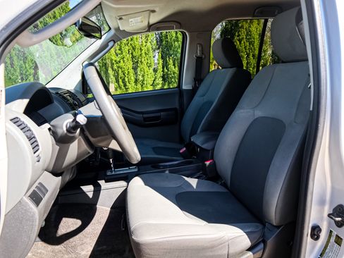 Used 2012 Nissan Xterra X image 7