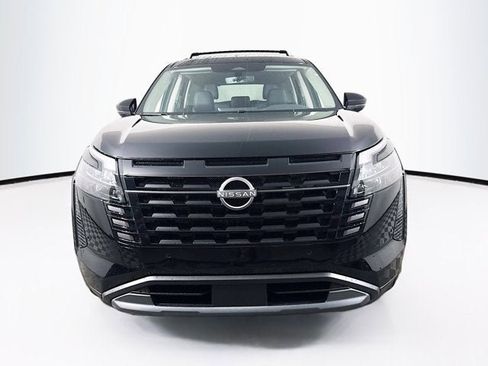 New 2026 Nissan Pathfinder SL image 2