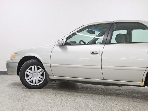Used 2001 Toyota Camry V6 image 9