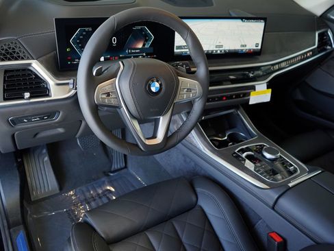 New 2026 BMW X7 xDrive40i w/ Premium Package image 13