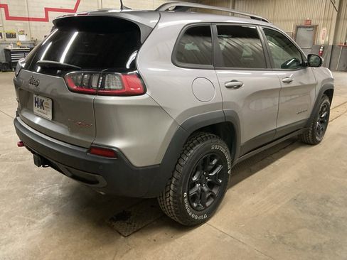 Used 2021 Jeep Cherokee Trailhawk w/ Sun & Sound Group image 11