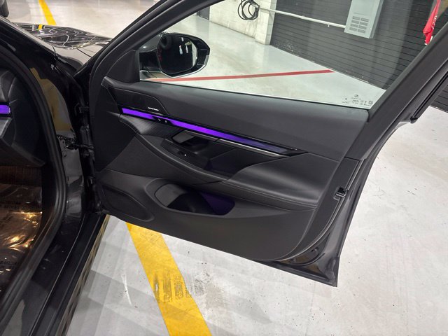 Used 2024 BMW i5 eDrive40i w/ Premium Package RWD image 24
