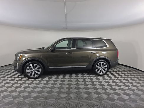 Used 2022 Kia Telluride EX w/ EX Premium Package AWD/4WD image 2