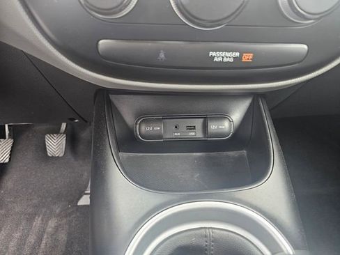 Used 2014 Kia Soul FWD image 19
