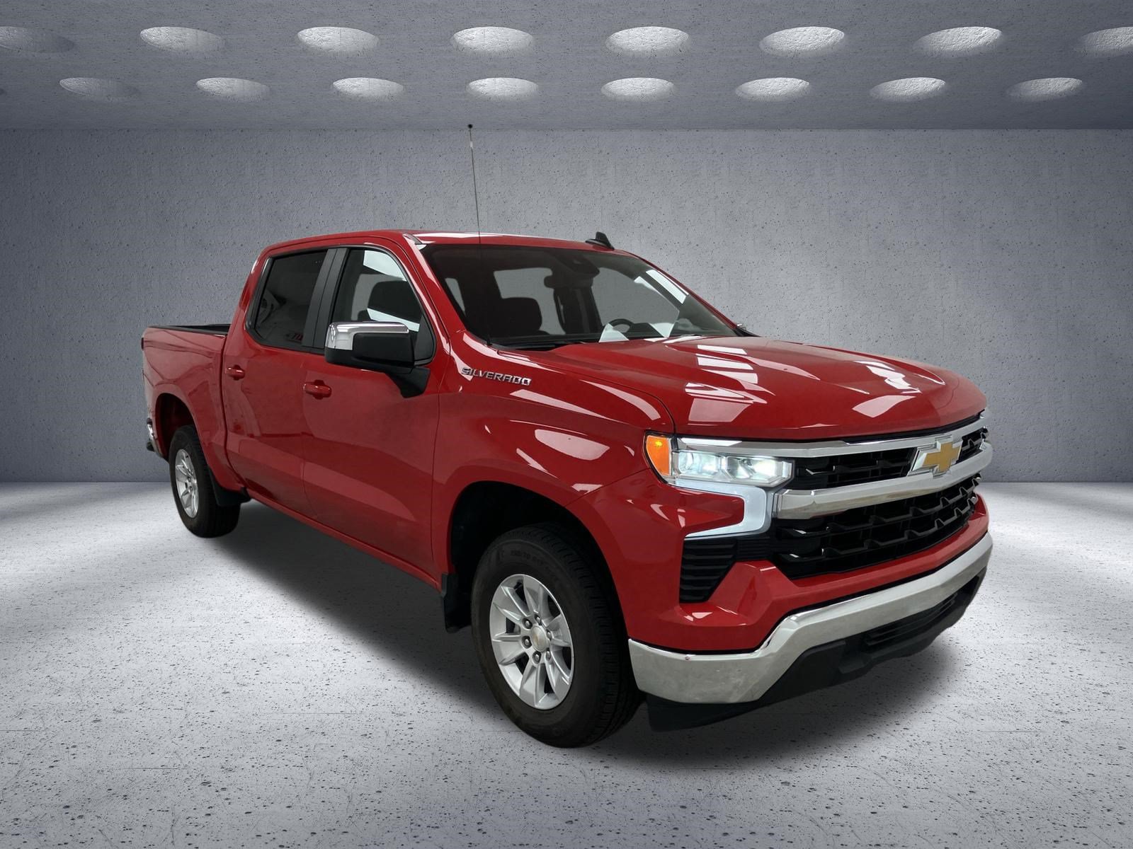 Used 2025 Chevrolet Silverado 1500 LT RWD image 7